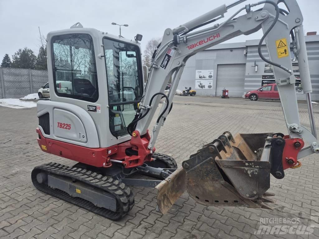 Takeuchi TB 225 Mini rýpadlá < 7t