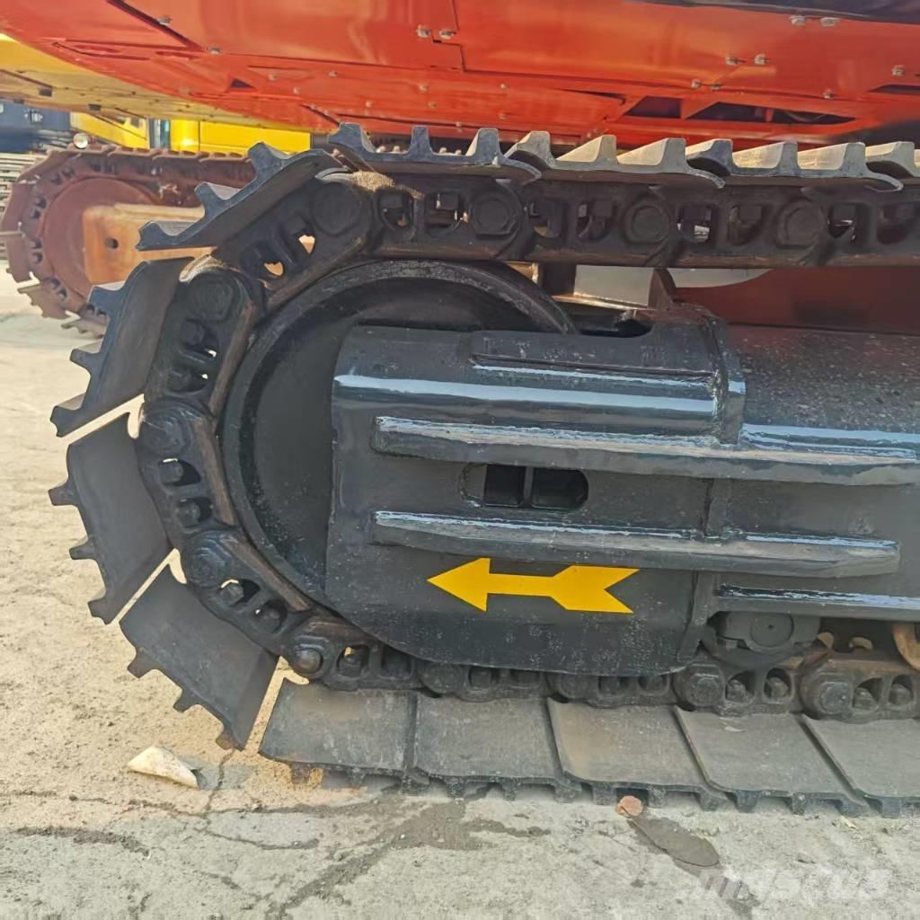 Doosan DX 300 LC Pásové rýpadlá