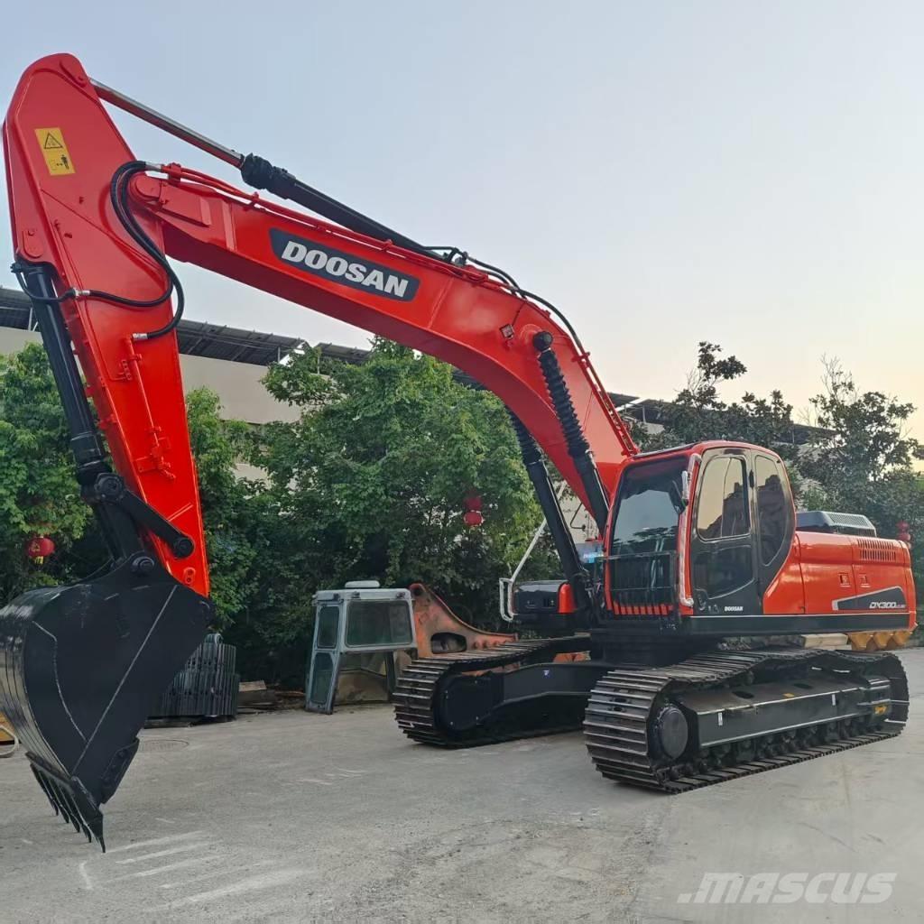 Doosan DX 300 LC Pásové rýpadlá