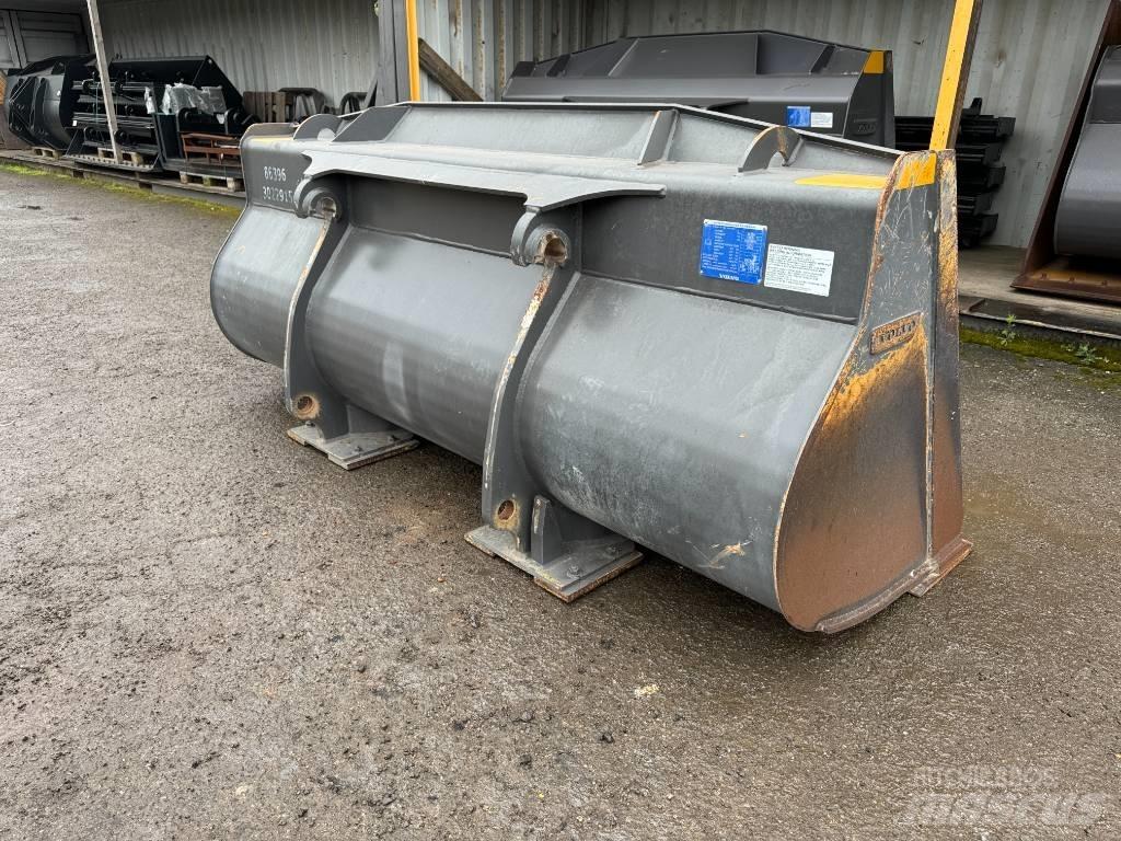 Volvo 1.6m Bucket Lopaty