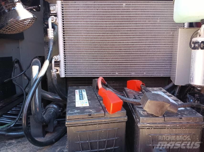 Hitachi ZX 120 Midi rýpadlá 7 t - 12 t