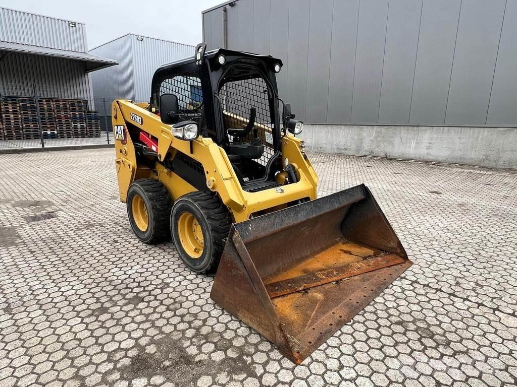 CAT 226D Šmykom riadené nakladače