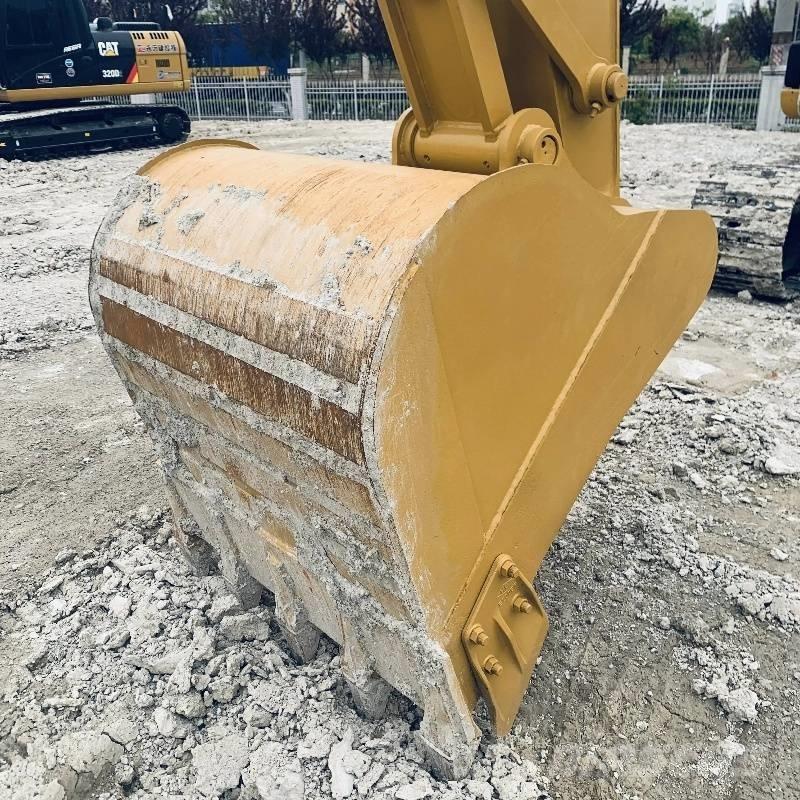 CAT 320 D Pásové rýpadlá
