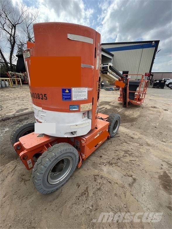JLG E 300 AJP Nožnicové zdvíhacie plošiny