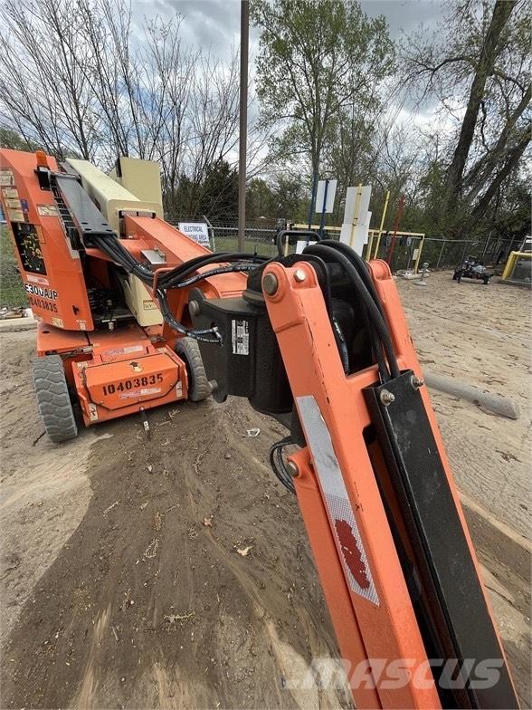 JLG E 300 AJP Nožnicové zdvíhacie plošiny