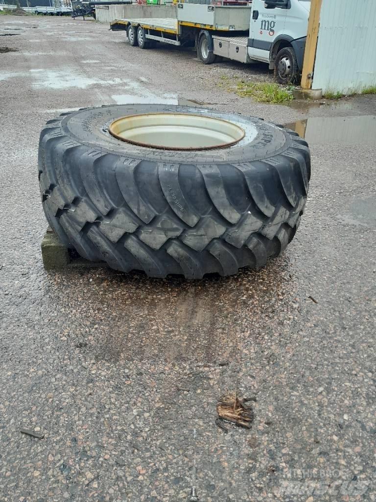 BKT 650/60R30,5 Hjul Pneumatiky, kolesá a ráfiky