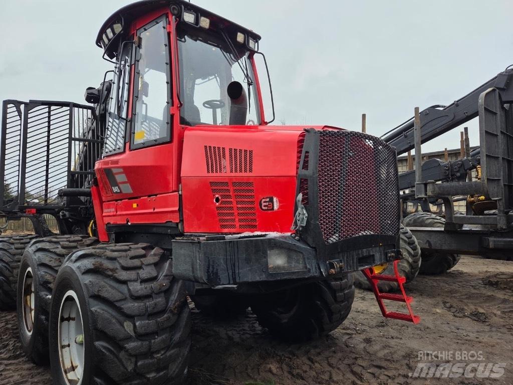 Komatsu 845 Lesné traktory