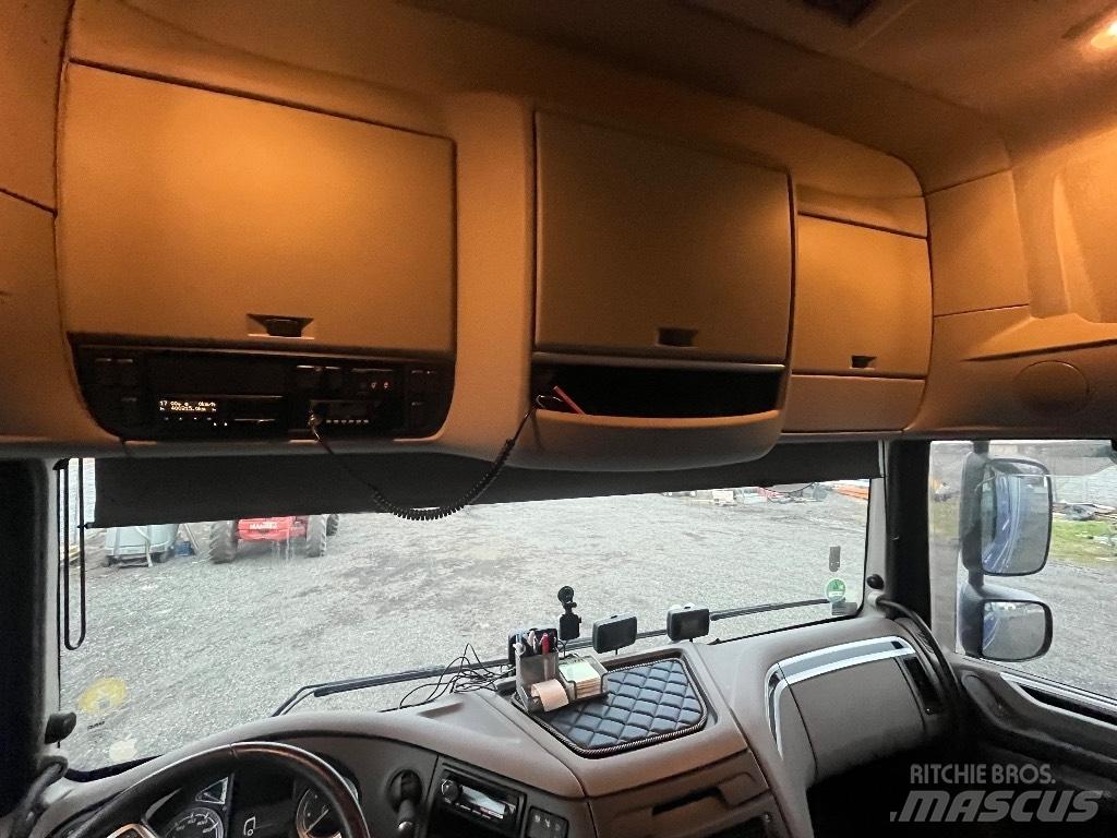 DAF Xf 106 FAR Nákladné vozidlá s bočnou zhrnovacou plachtou