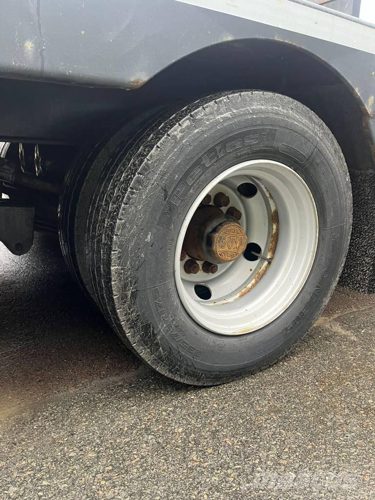 Scanslep B2DC Nízko rámové nákladné automobily