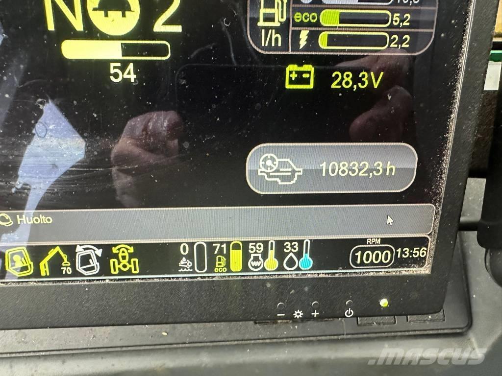 Komatsu 845 Lesné traktory