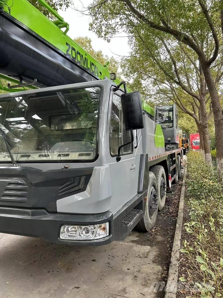 Zoomlion ZTC 700 V Univerzálne terénne žeriavy