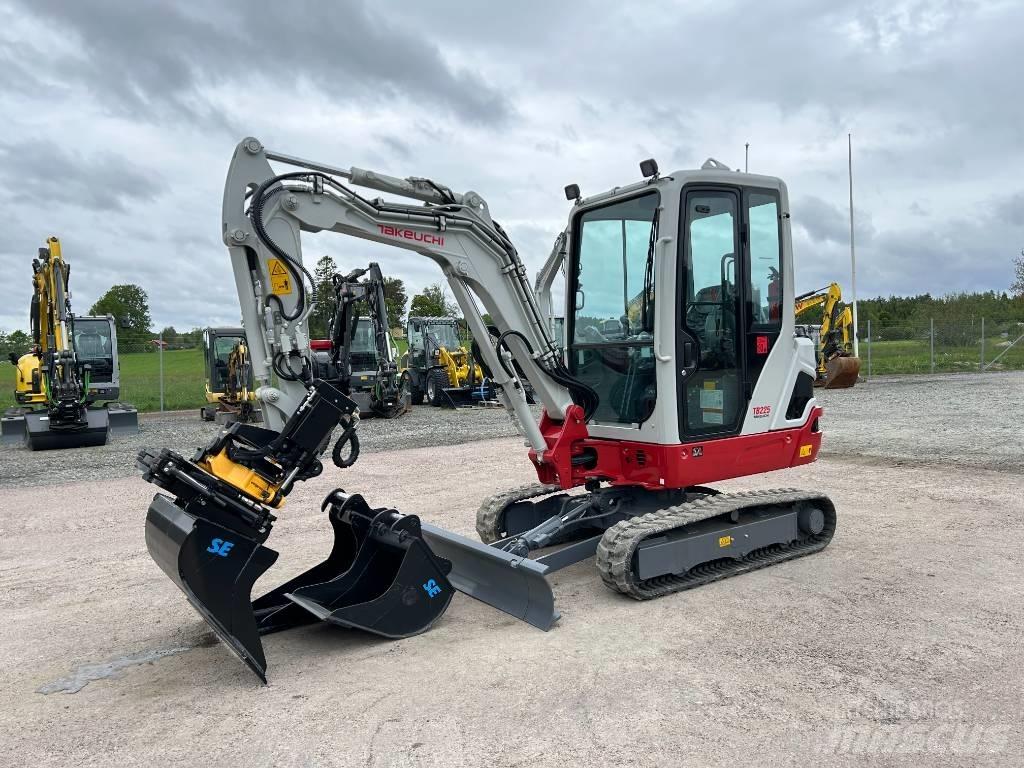 Takeuchi TB225 Mini rýpadlá < 7t