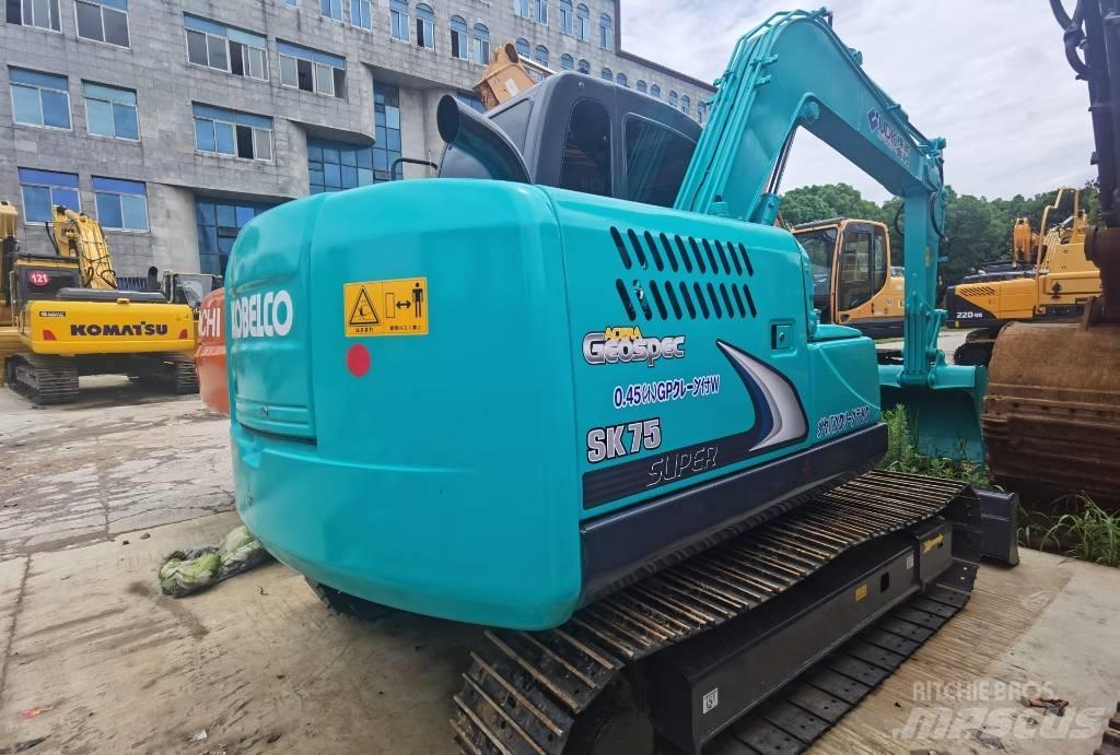 Kobelco SK 75 Midi rýpadlá 7 t - 12 t