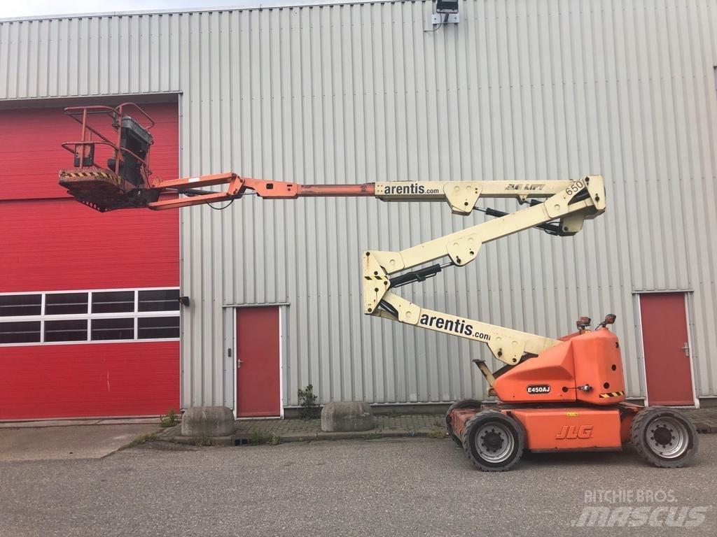 JLG E 450 AJ Kĺbové plošiny