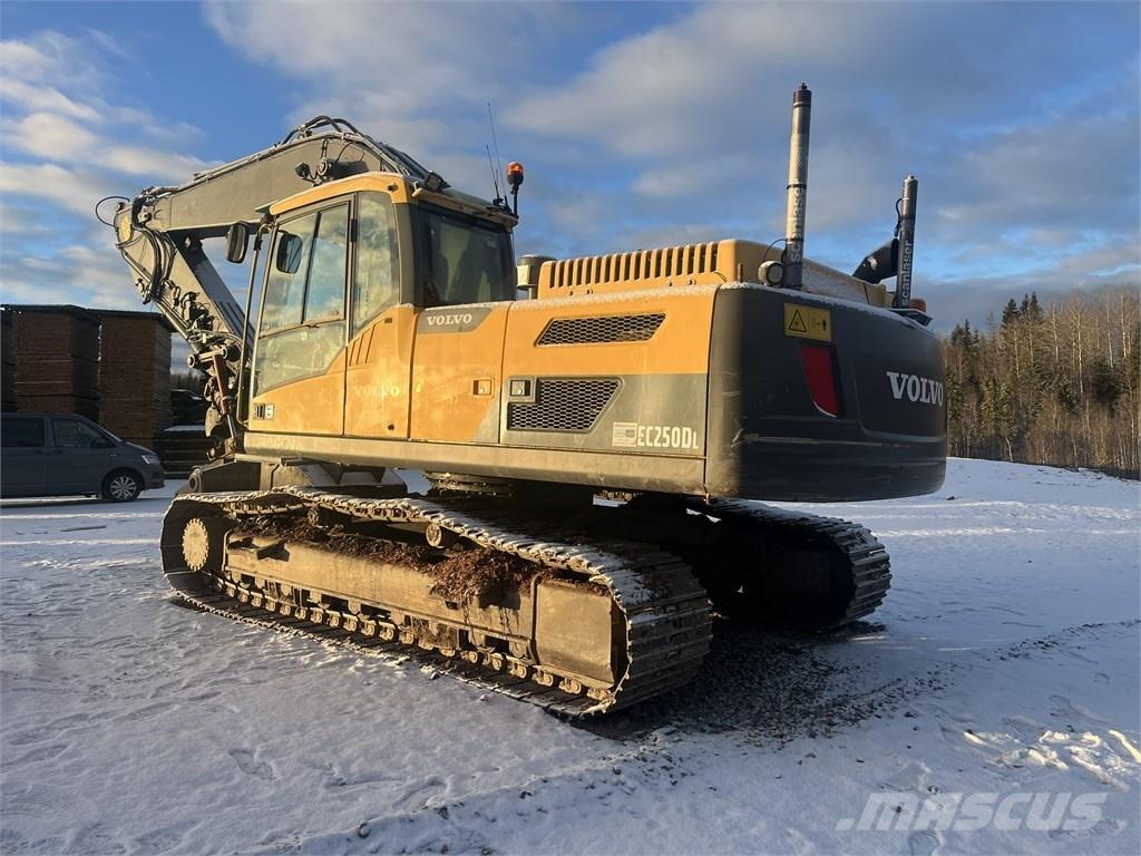 Volvo EC 250 D L Pásové rýpadlá