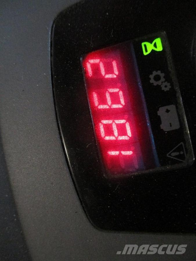 BT LPE 200 Nízkozdvižný vozík s plošinou