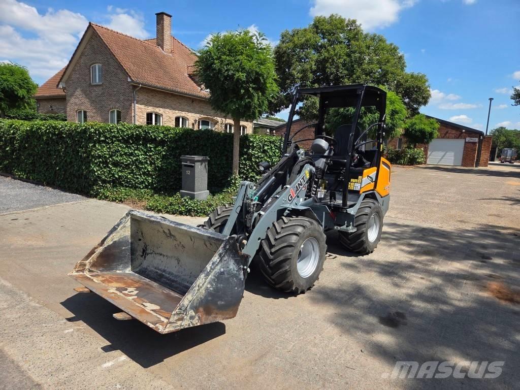 GiANT G2700HD X-TRA Viacúčelové nakladače