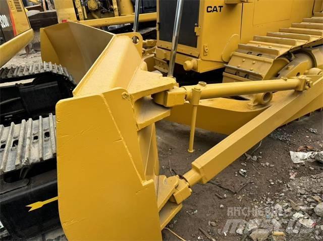CAT D 8 R Pásové dozéry