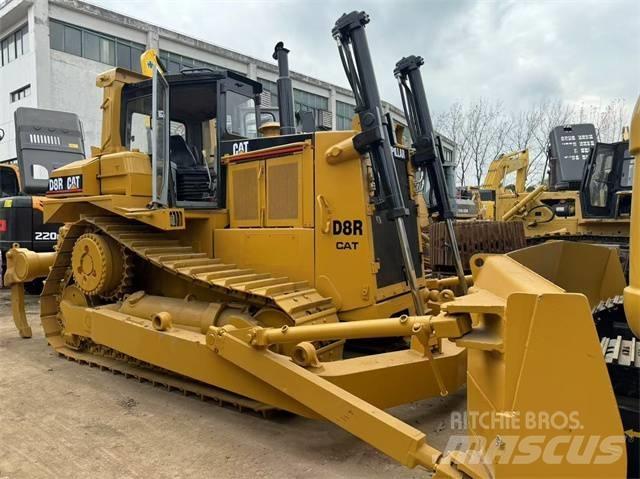 CAT D 8 R Pásové dozéry