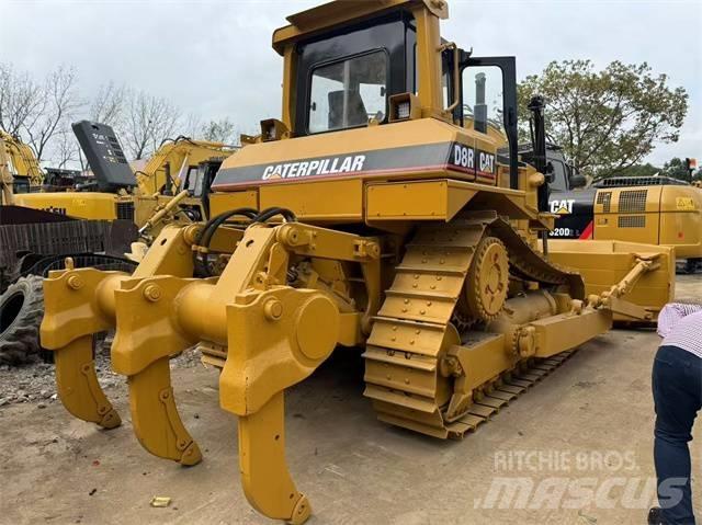 CAT D 8 R Pásové dozéry