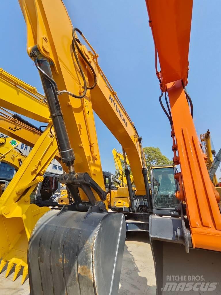Hyundai R220LC-9S Pásové rýpadlá