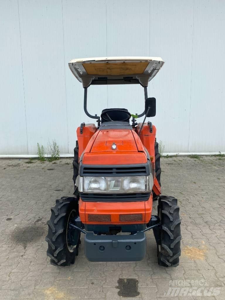 Kubota GL241 Kompaktné traktory