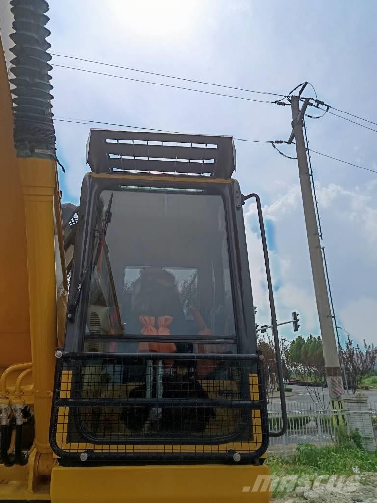 Komatsu PC 200 Pásové rýpadlá