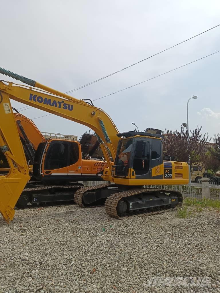 Komatsu PC 200 Pásové rýpadlá