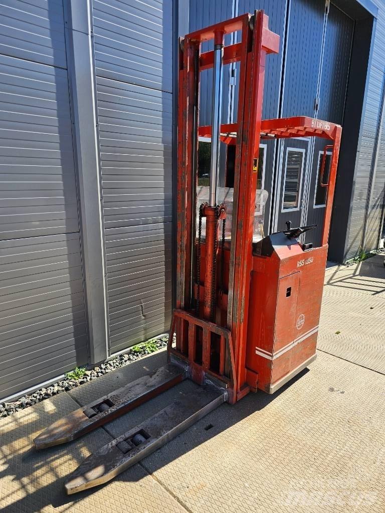 BT RSS 1350 Samohybné vozíky