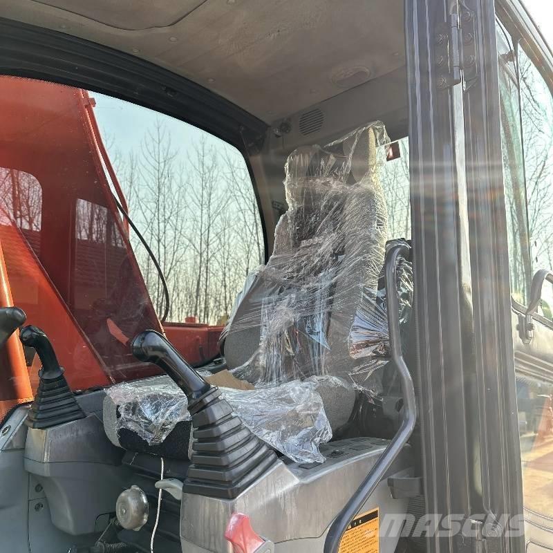 Doosan DX 140 Midi rýpadlá 7 t - 12 t