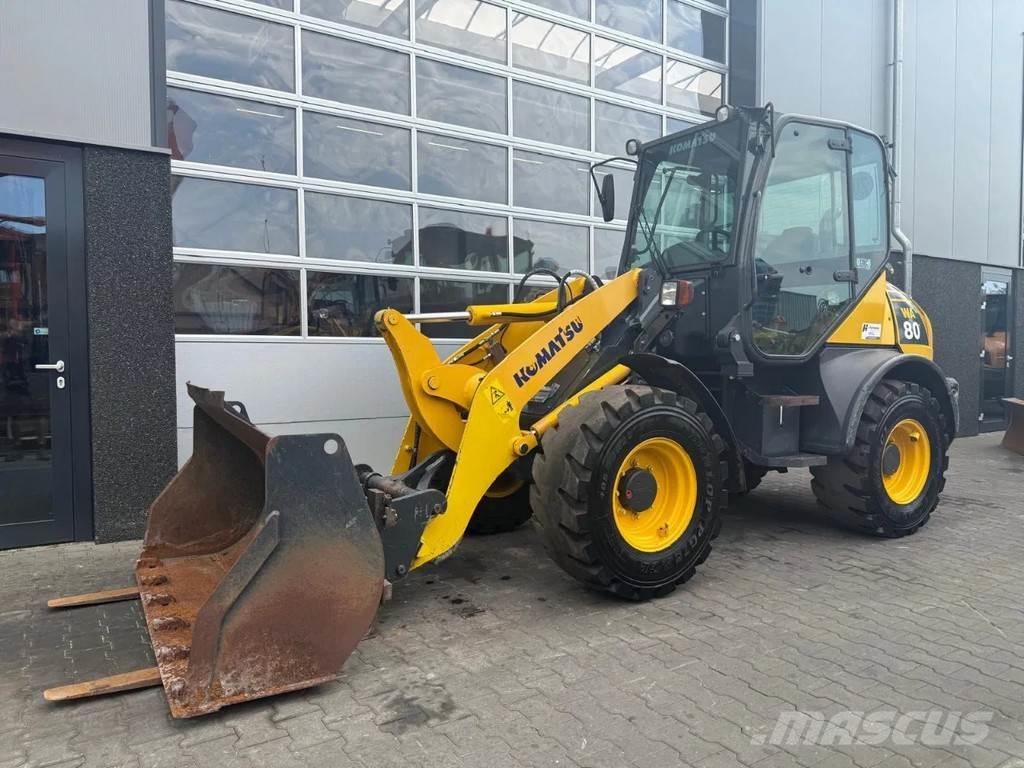 Komatsu WA80-6 Kolesové nakladače