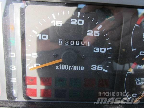 TADANO GR300EX Univerzálne terénne žeriavy