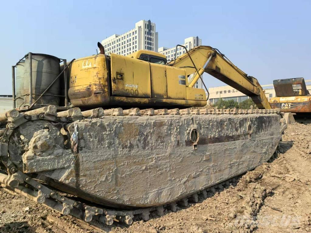Komatsu PC 200-6 Obojživelná rýpadlá