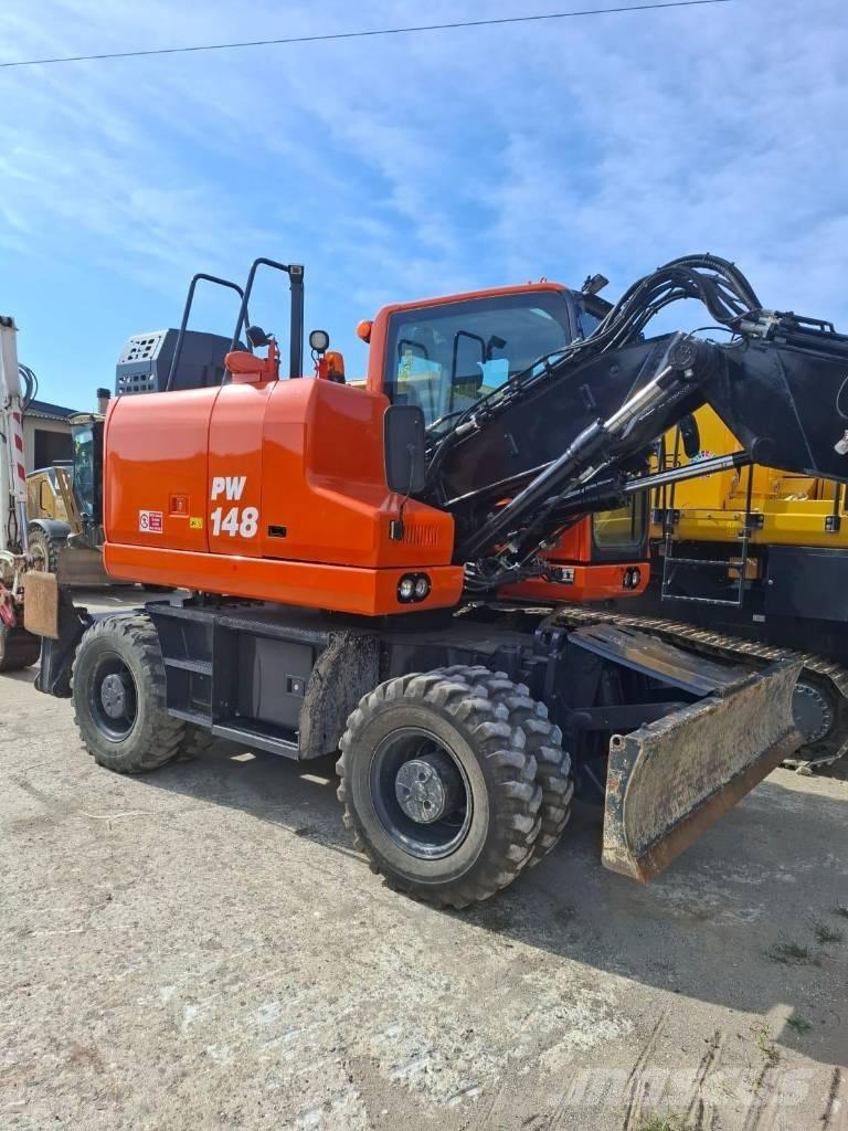 Komatsu PW 148-11 Kolesové rýpadlá