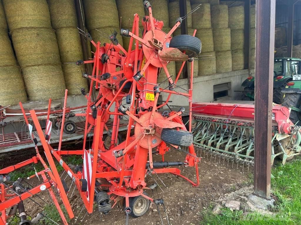 Kuhn GF8702 Obracače a zhrabovače sena