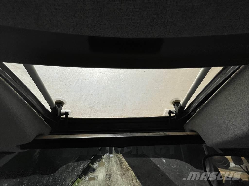 New Holland T6.180 Traktory