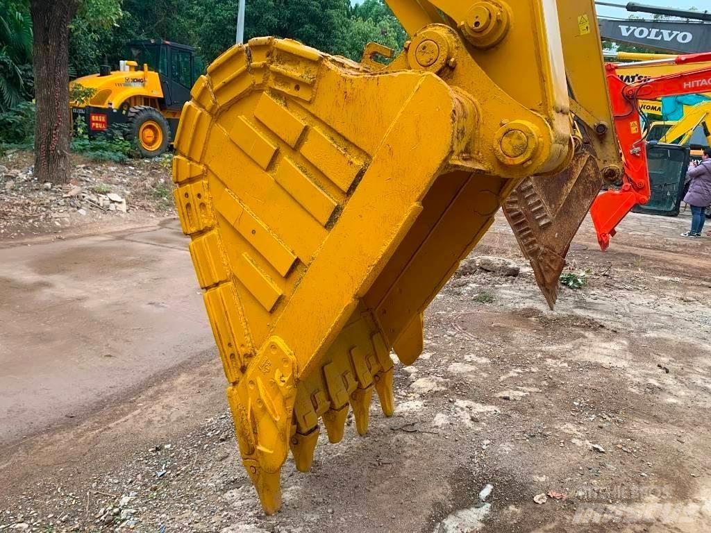 CAT 323 D L Pásové rýpadlá