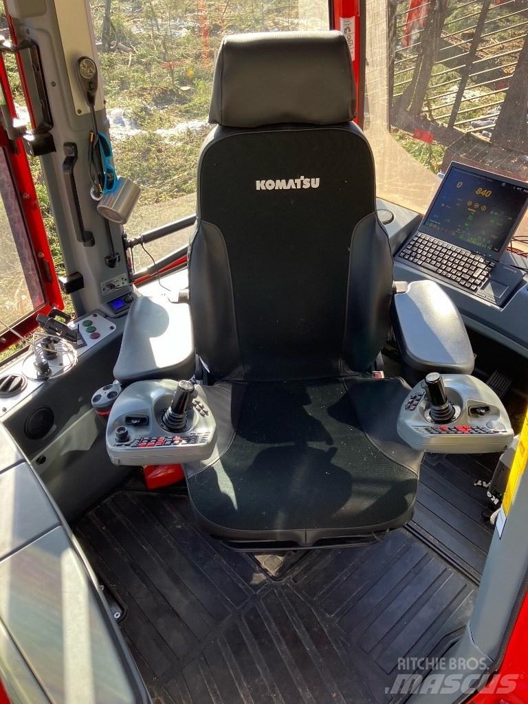 Komatsu 895 Lesné traktory