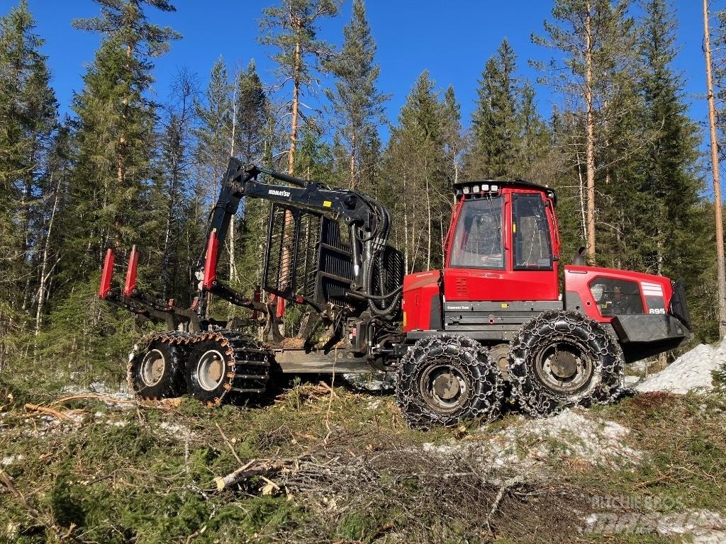 Komatsu 895 Lesné traktory