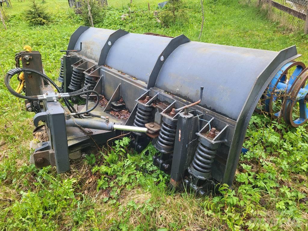  Lumesahk 2500 Úžitkové vozne