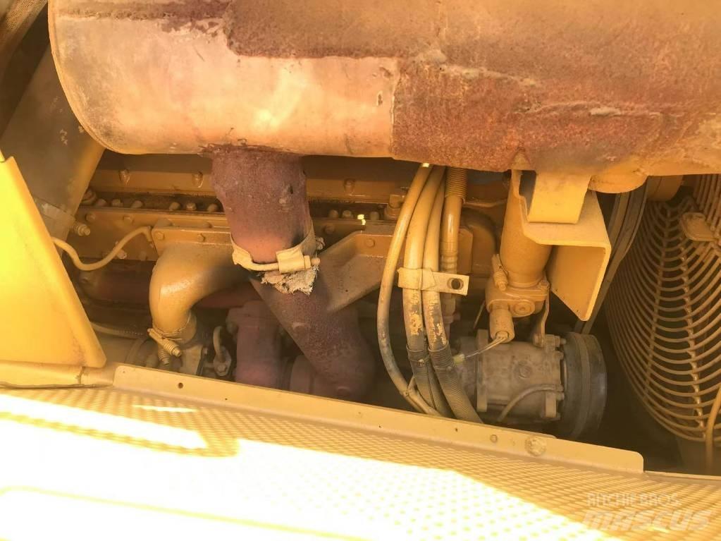 CAT D 6 G Pásové dozéry