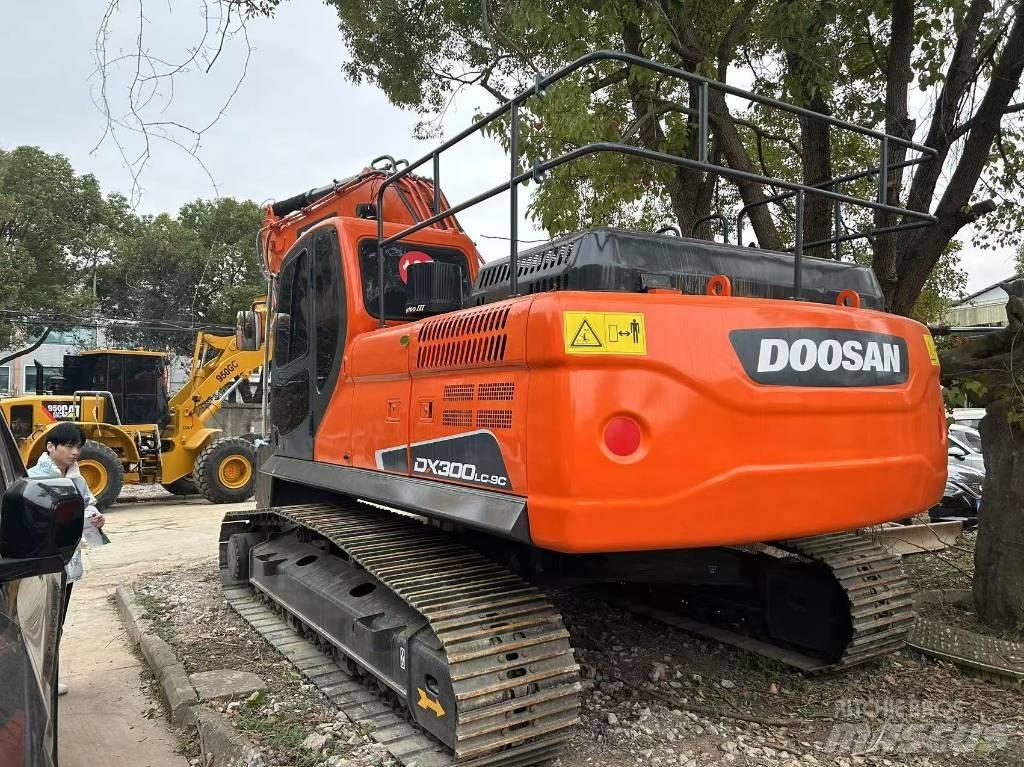 Doosan DX300LC-9c Pásové rýpadlá