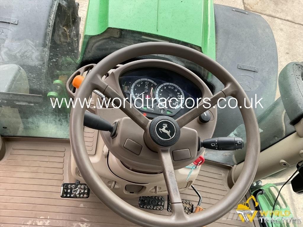 John Deere 6215 R Traktory