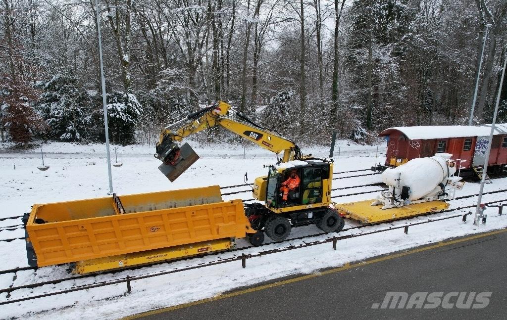 CAT 323 Rail Špeciálne bagre