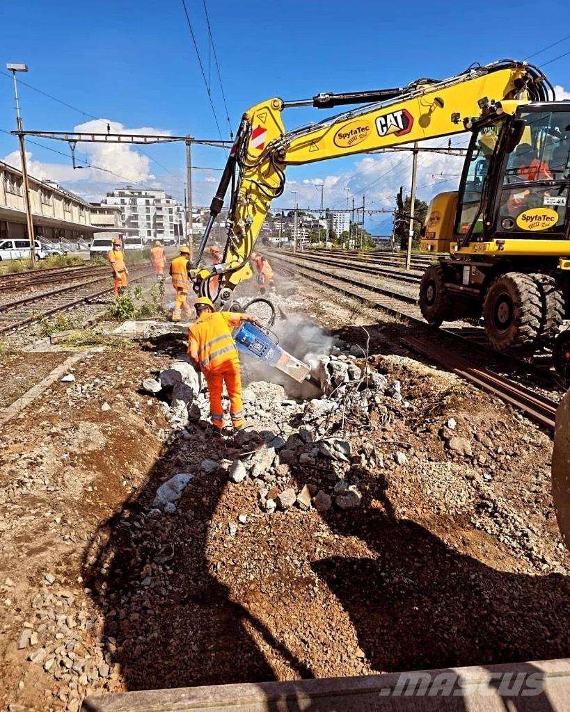 CAT 323 Rail Špeciálne bagre