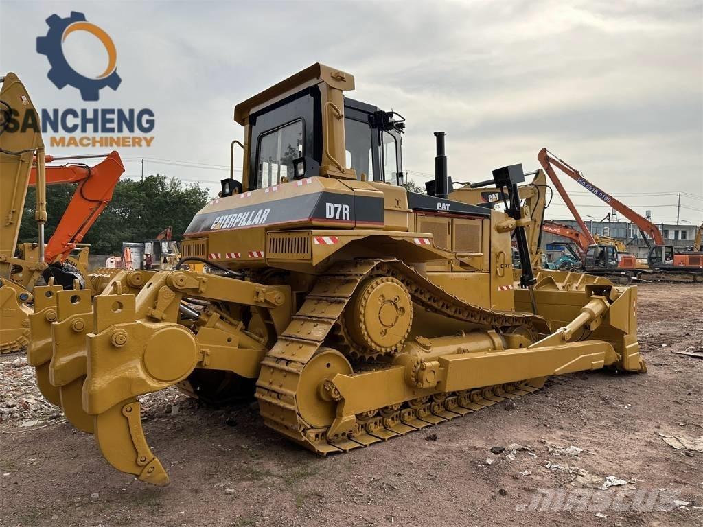 CAT D 7 R Pásové dozéry