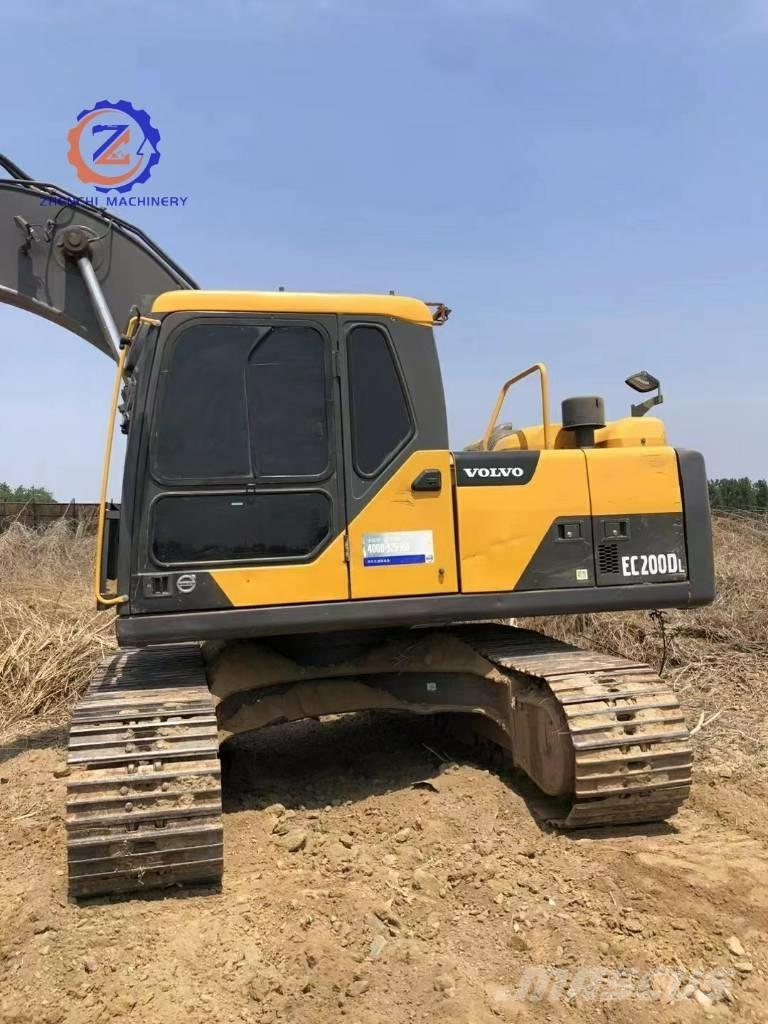 Volvo EC 200 D Pásové rýpadlá