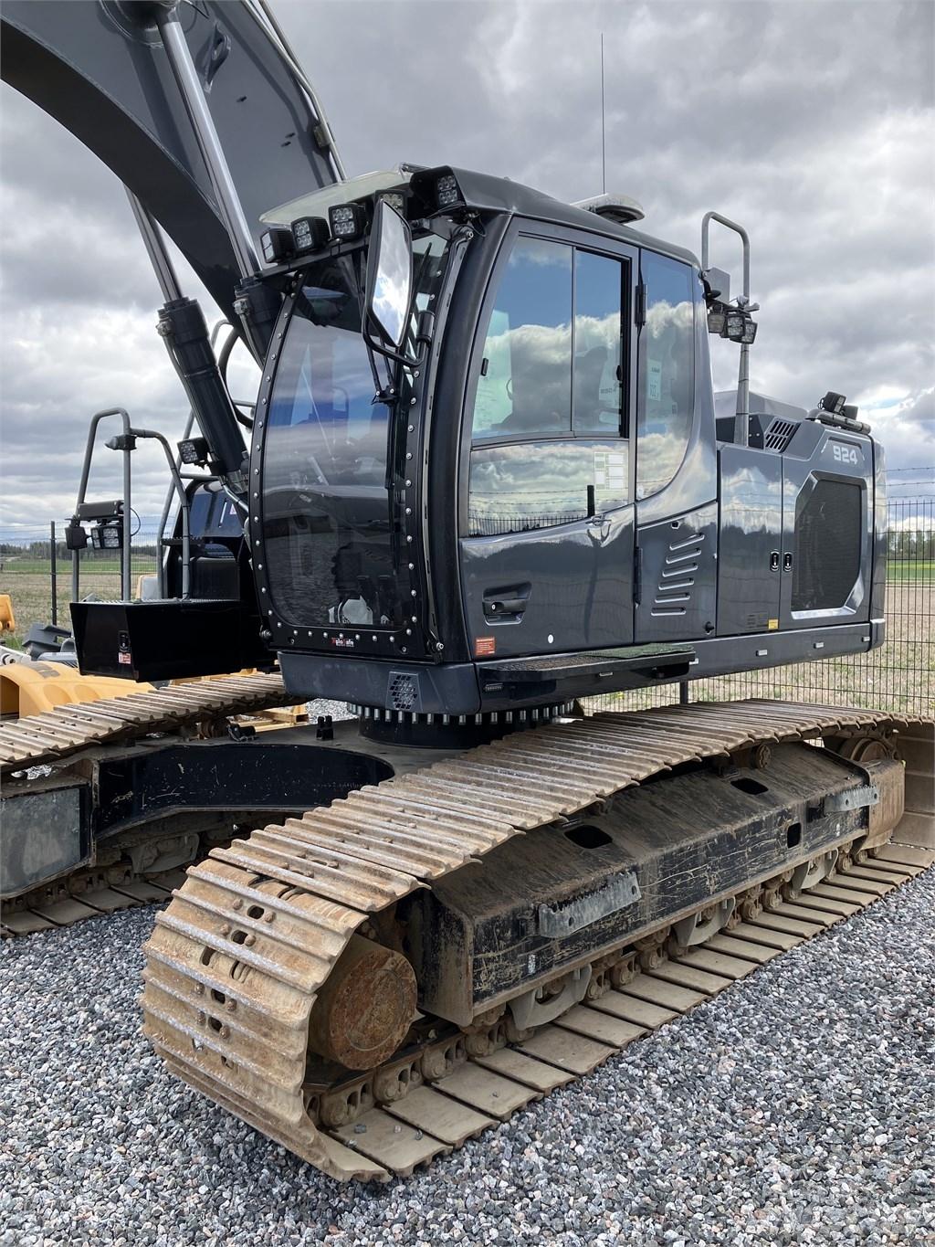 Liebherr R924 Pásové rýpadlá