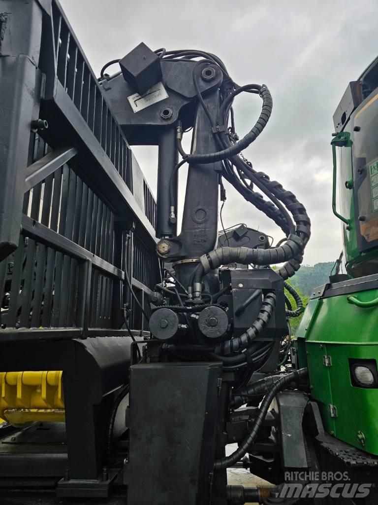 John Deere 1510 E Lesné traktory