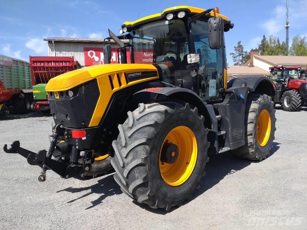 JCB Fastrac 4220 Traktory